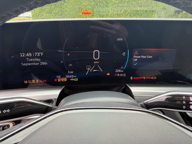 Used 2024 Cadillac Lyriq Luxury AWD/4WD image 8