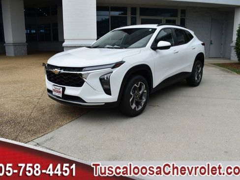 New 2025 Chevrolet Trax LT w/ Driver Confidence Package image 4