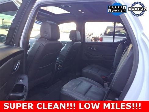 Used 2023 Chevrolet Traverse LT w/ LT Premium Package image 18