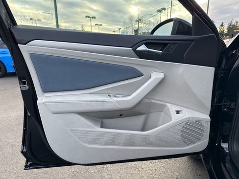 New 2026 Volkswagen Jetta SE FWD image 16