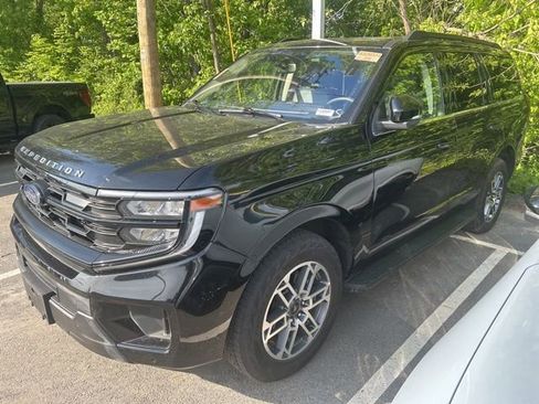 Certified 2025 Ford Expedition Active AWD/4WD image 2