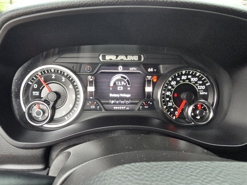 Used 2022 RAM 2500 Big Horn w/ Level C Equiment Group AWD/4WD image 33