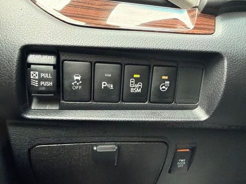 Used 2017 Toyota Sienna Limited AWD/4WD image 23