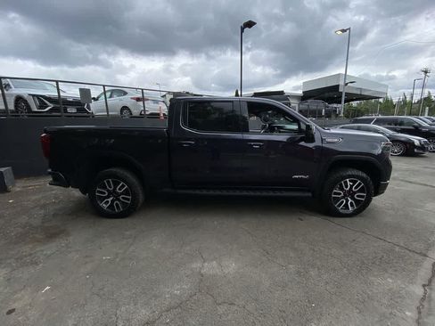 Used 2024 GMC Sierra 1500 AT4 w/ Technology Package AWD/4WD image 7