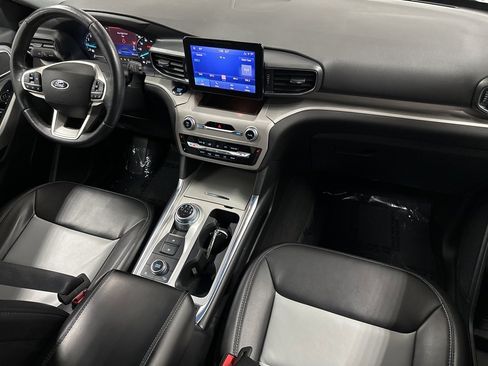 Used 2023 Ford Explorer XLT w/ Equipment Group 202A image 12