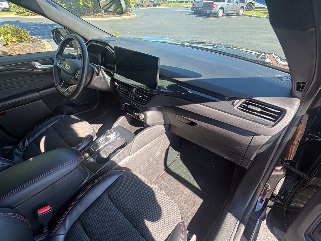Used 2023 Ford Escape ST-Line w/ Tech Pack #1 AWD/4WD image 26