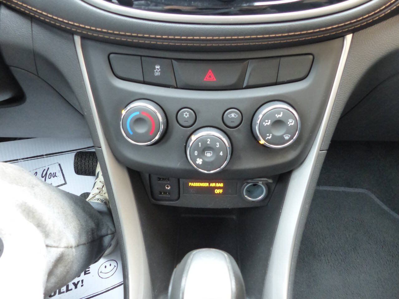 Used 2019 Chevrolet Trax LT w/ LT Convenience Package FWD image 30