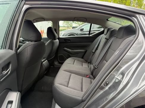 Used 2024 Nissan Altima 2.5 SV FWD image 13