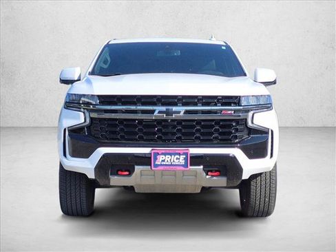 Used 2021 Chevrolet Tahoe Z71 w/ Luxury Package AWD/4WD image 2