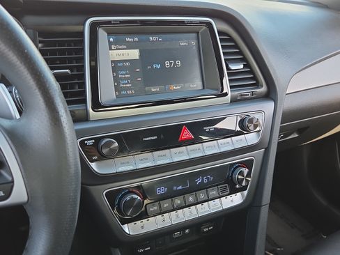 Used 2019 Hyundai Sonata Sport w/ Tech Package 03 FWD image 27