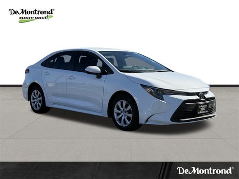 Used 2024 Toyota Corolla LE image 3