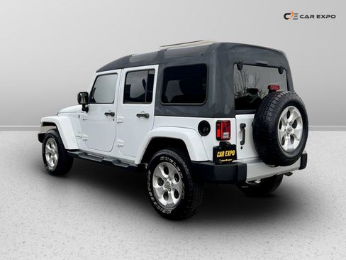 Used 2015 Jeep Wrangler Unlimited Sahara w/ Connectivity Group image 4