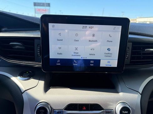 Used 2021 Ford Explorer XLT RWD image 43