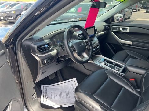Used 2023 Ford Explorer XLT w/ Equipment Group 202A AWD/4WD image 13