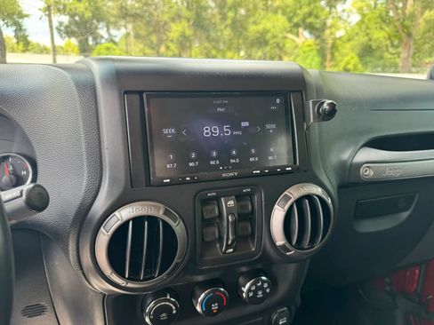 Used 2012 Jeep Wrangler Unlimited Sport AWD/4WD image 17