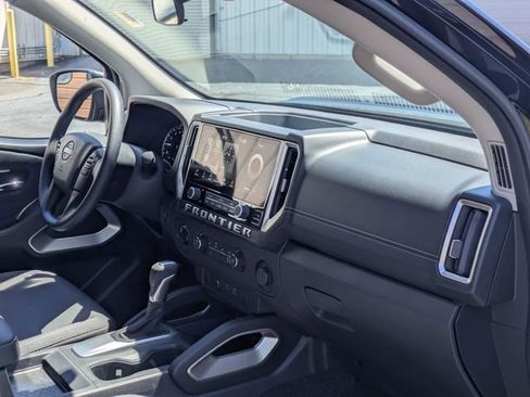 Used 2025 Nissan Frontier SV AWD/4WD image 34