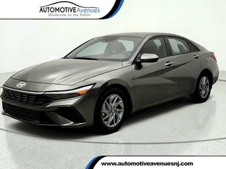 Used 2024 Hyundai Elantra SEL FWD video 1