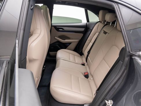 Certified 2025 Porsche Macan 4 Electric image 17