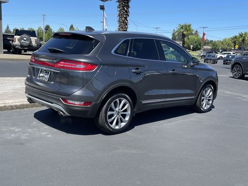 Used 2019 Lincoln MKC Select w/ Select Plus Package AWD/4WD image 3