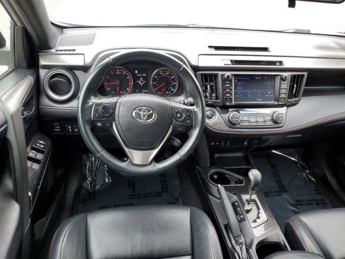 Used 2016 Toyota RAV4 SE image 27