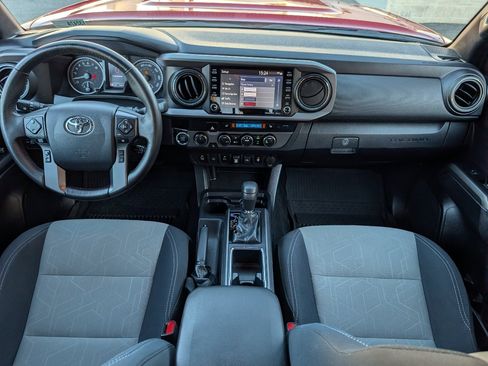 Used 2020 Toyota Tacoma SR5 image 4