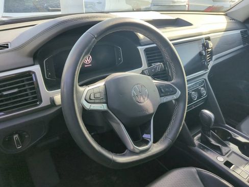 Certified 2023 Volkswagen Atlas SE w/ Panoramic Sunroof Package FWD image 8