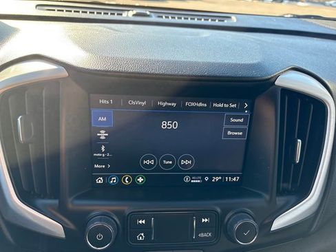 Used 2024 GMC Terrain SLT image 31