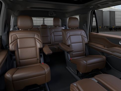 New 2026 Lincoln Navigator Reserve AWD/4WD image 24