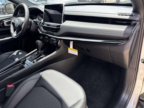 New 2026 Jeep Compass Latitude AWD/4WD image 15