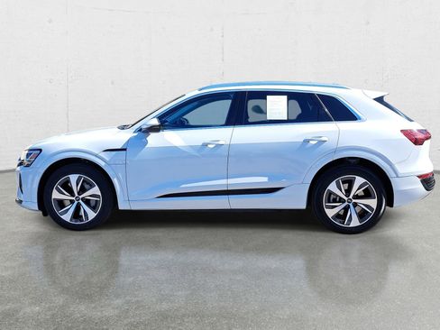 Certified 2024 Audi Q8 e-tron Premium AWD/4WD image 8