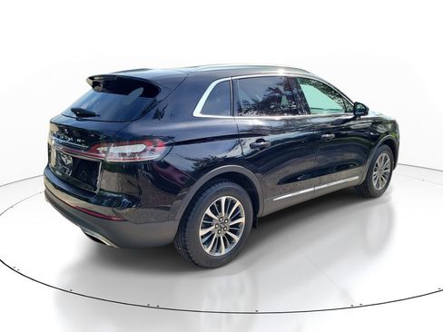 Used 2023 Lincoln Nautilus FWD w/ Premium Package image 2