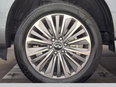Certified 2025 INFINITI QX80 Sensory AWD/4WD image 6