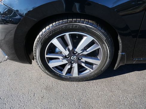 Used 2021 Nissan Versa SV image 31