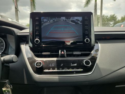 Used 2022 Toyota Corolla LE FWD image 27
