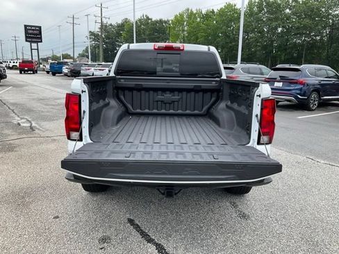 Used 2023 Chevrolet Colorado Trail Boss w/ Technology Package AWD/4WD image 17