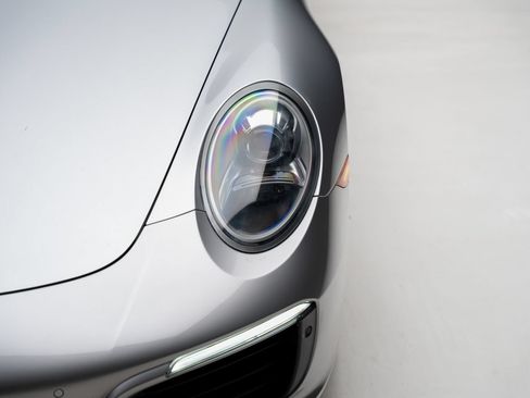 Used 2018 Porsche 911 Carrera RWD image 11