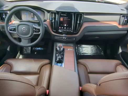 Used 2024 Volvo XC60 B5 Ultimate w/ Protection Package Premier AWD/4WD image 14