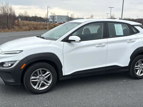 Used 2023 Hyundai Kona SE w/ Cargo Package image 13