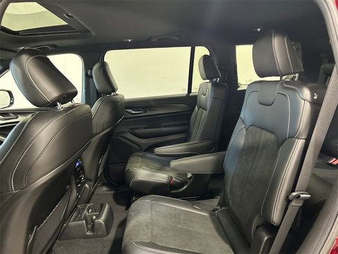 New 2025 Jeep Grand Cherokee L Altitude image 31