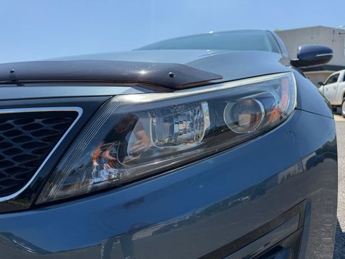 Used 2015 Kia Optima LX FWD image 23