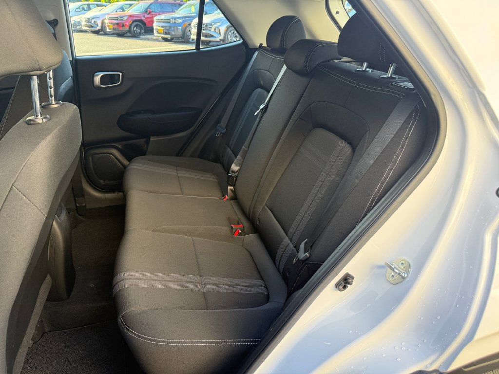Used 2023 Hyundai Venue FWD image 20