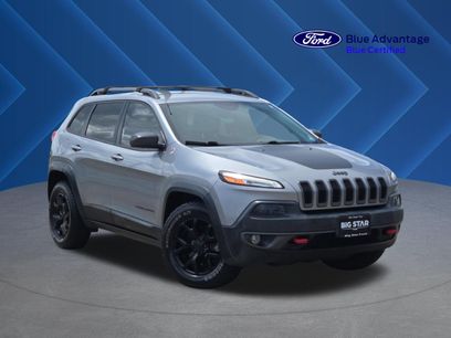 Used 2016 Jeep Cherokee Trailhawk w/ Comfort/Convenience Group