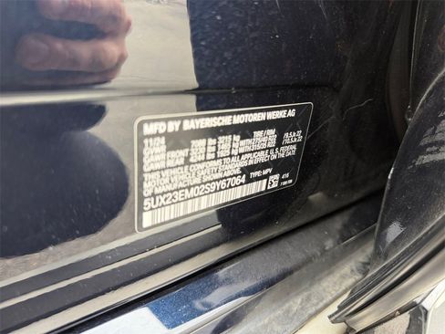 Used 2025 BMW X7 xDrive40i w/ M Sport Package image 32