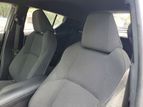 Used 2018 Toyota C-HR XLE image 17