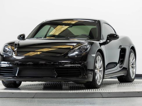 Used 2018 Porsche 718 Cayman RWD image 5