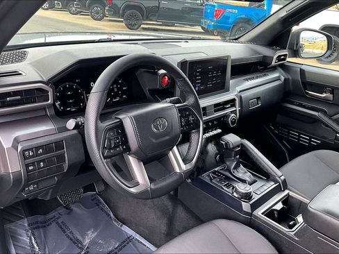 Used 2025 Toyota Tacoma TRD Off-Road image 14