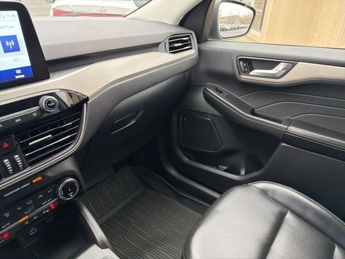 Used 2022 Ford Escape SEL image 31