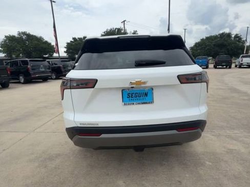Used 2026 Chevrolet Equinox LT FWD image 7