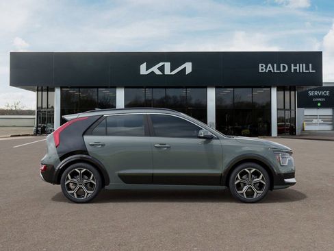 New 2025 Kia Niro SX Touring image 7