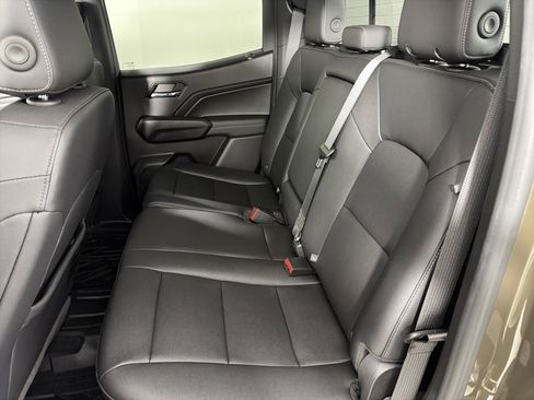 Used 2023 Chevrolet Colorado LT w/ LT Convenience Package III image 13